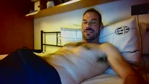 Snapshot of slevin1983 chatting on September 16, 11:52 pm slevin online show from September 16, 11:52 pm