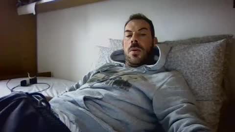 Snapshot of slevin1983 chatting on February 11, 12:04 pm slevin online show from February 11, 12:04 pm