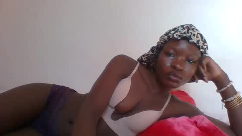 Snapshot of slimdiva chatting on October 22, 5:21 am slimdiva online show from October 22, 5:21 am