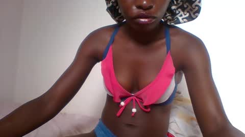 Snapshot of slimdiva chatting on October 21, 5:12 am slimdiva online show from October 21, 5:12 am