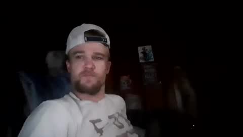 Snapshot of slimsleezy099 chatting on October 26, 10:53 pm Slimsleezy online show from October 26, 10:53 pm