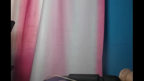 Snapshot of slimzyx chatting on February 25, 12:16 pm slimzyx online show from February 25, 12:16 pm