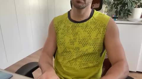 Slutguy81 online show from March 2, 9:27 am