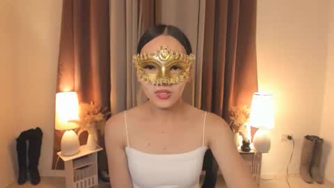 Amalia online show from April 2, 11:17 am