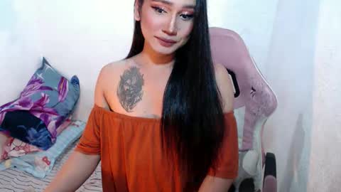  Lovie  online show from February 8, 3:59 pm