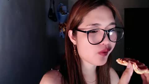 slutty_hannaxx online show from May 30, 4:33 am