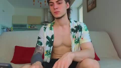 Gus online show from June 28, 8:54 am