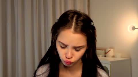 Lily online show from November 23, 3:21 pm