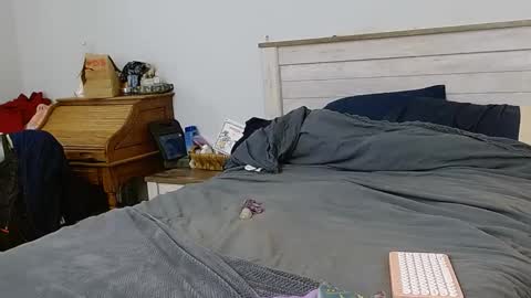 Rachel Lawrence online show from February 9, 3:00 am