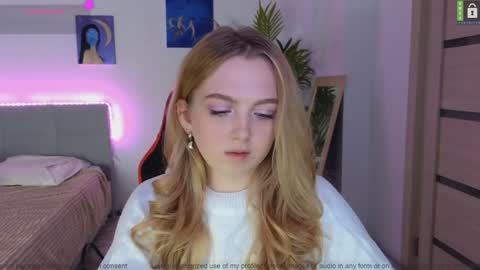 Emily online show from December 8, 10:14 pm