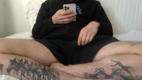 smalldick3315 online show from April 4, 5:53 pm