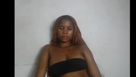 smallsluty online show from May 26, 5:57 am