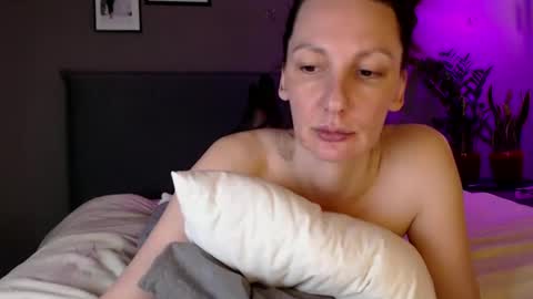 Anna no bbbbybybbabebyy just Anna. And dont call me mom please. online show from February 16, 4:10 pm