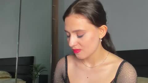 Bella online show from November 22, 9:41 am