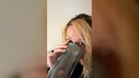 smittenkitten808 online show from April 5, 4:37 pm