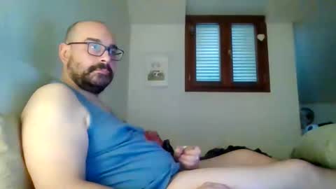 smoker985 online show from December 4, 7:30 am