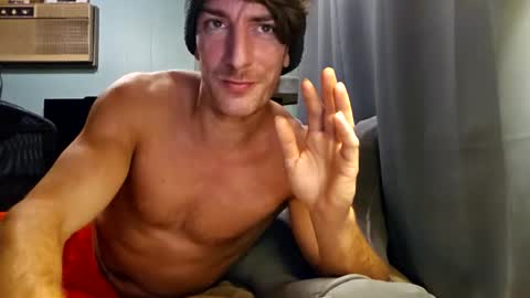 Snackyyyy online show from February 8, 2:37 am