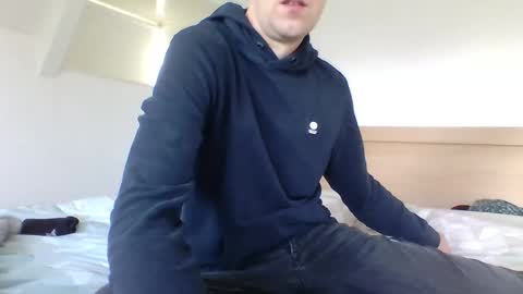 sneakerboy444 online show from November 2, 10:48 am