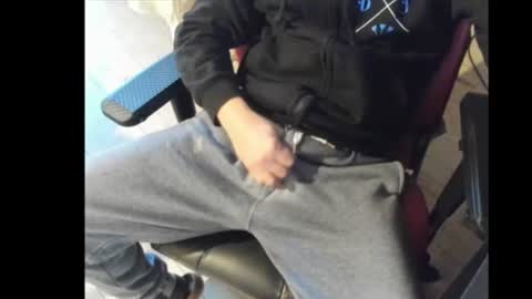 snip1977 online show from February 14, 8:52 am