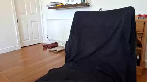 Snapshot of snooty05 chatting on September 22, 9:24 am Snooty online show from September 22, 9:24 am