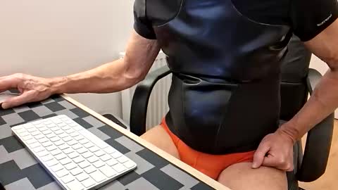 snootyagain online show from April 19, 8:22 pm