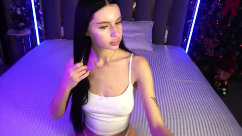 snow_whiteeex online show from December 15, 8:43 am