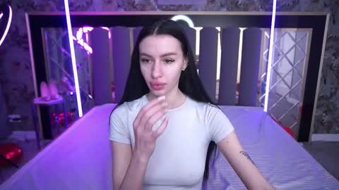 snow_whiteeex online show from March 17, 6:40 am