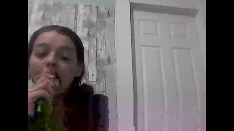 snowbunnie304 online show from December 15, 10:17 pm