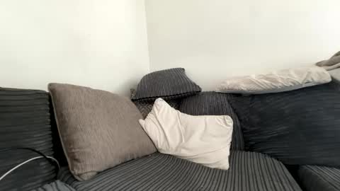 snowbunnyamy online show from April 14, 9:01 am