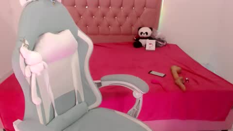 snowhot_69 online show from May 22, 10:55 am