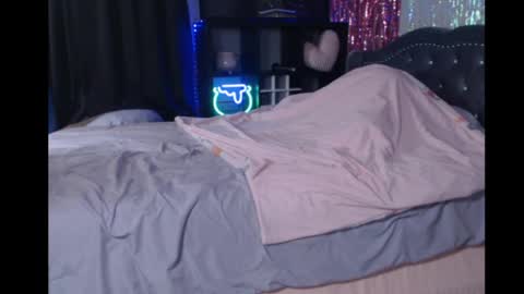 Snowie Rose online show from April 21, 1:42 am