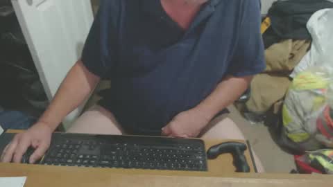 Snapshot of snwplwdrvr chatting on October 22, 1:42 am snwplwdrvr online show from October 22, 1:42 am