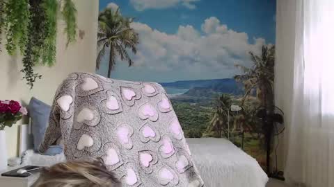Snapshot of soaring_love chatting on March 11, 7:46 am Masha online show from March 11, 7:46 am