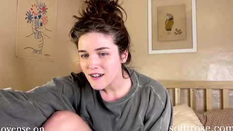 Julia    online show from February 20, 1:36 am