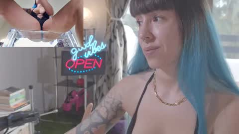 Snapshot of sofi_mora chatting on February 18, 3:31 pm Sofi Mora online show from February 18, 3:31 pm