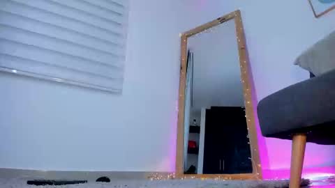 Sofi smith   online show from February 22, 1:55 am