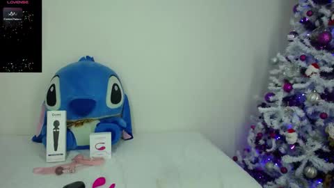  LAURA SOFIA  online show from December 13, 8:30 am