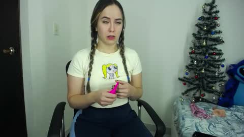  LAURA SOFIA  online show from December 17, 8:43 am