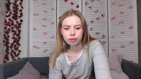 Sofia here online show from November 17, 12:13 am