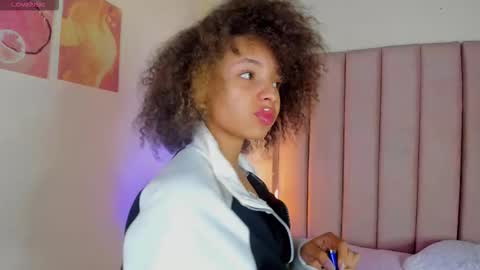 S O F I A  online show from March 21, 11:48 am