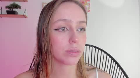Snapshot of sofia_palacios_ chatting on December 19, 2:56 am online show from December 19, 2:56 am