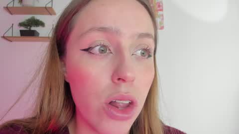 Snapshot of sofia_palacios_ chatting on December 30, 5:58 am online show from December 30, 5:58 am