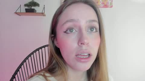 Snapshot of sofia_palacios_ chatting on December 10, 2:38 am online show from December 10, 2:38 am