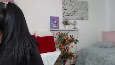 Sofi online show from November 17, 8:11 pm