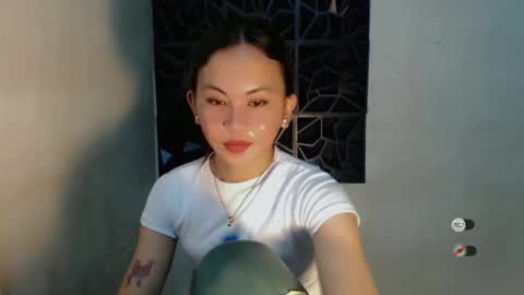 Snapshot of sofia_sweetheart18 chatting on October 16, 4:45 am sofia_sweetheart18 online show from October 16, 4:45 am