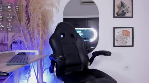 Sofi  online show from April 14, 3:04 pm