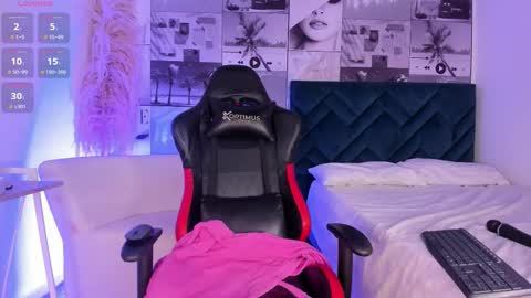 Sofi  online show from September 18, 3:05 pm