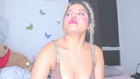 sofiacastillo01 online show from April 21, 1:42 am