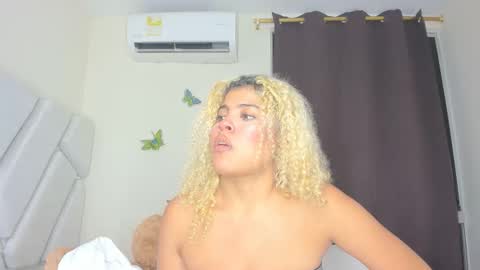 sofiacastillo01 online show from February 23, 12:46 am