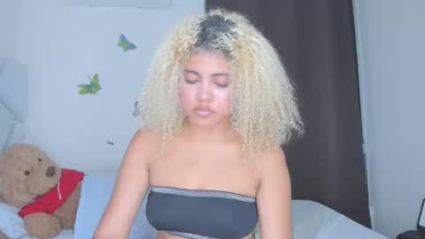 sofiacastillo01 online show from February 24, 12:57 am